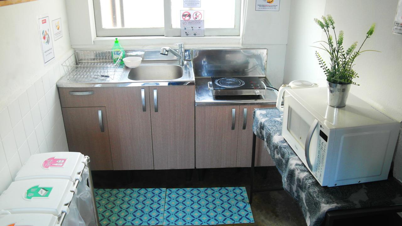 Fnstay Muslim Friendly Guesthouse Seoul Exterior foto